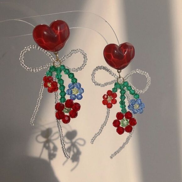 Red Heart Floral Beaded Earrings A1152 - Picture 1 of 4